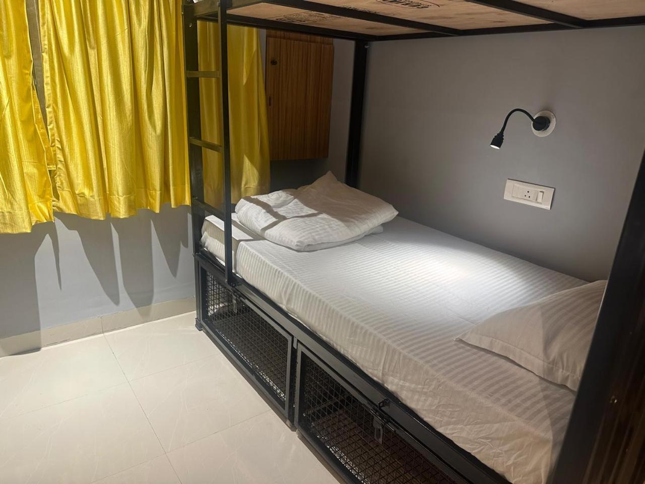 Travotale Hostel And Cowork Koregaonpark 浦那 外观 照片