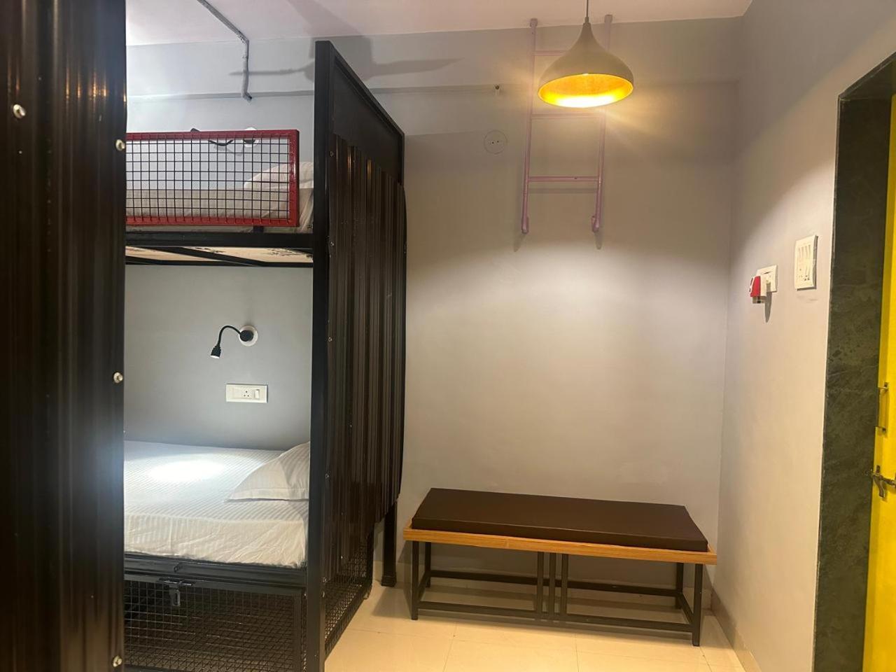 Travotale Hostel And Cowork Koregaonpark 浦那 外观 照片