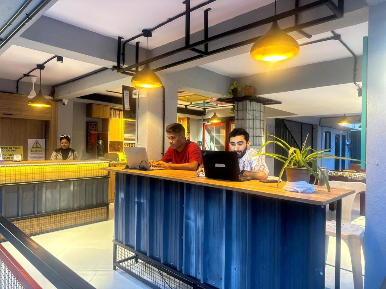 Travotale Hostel And Cowork Koregaonpark 浦那 外观 照片