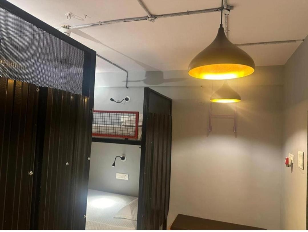 Travotale Hostel And Cowork Koregaonpark 浦那 外观 照片